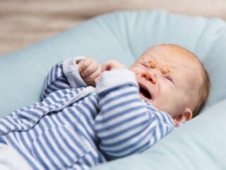 Objawy i przyczyny alergii pokarmowej u niemowląt: Co warto wiedzieć?