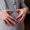 Hybrydowa stylizacja paznokci podczas ciąży